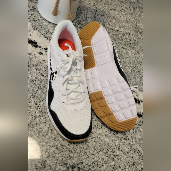 Nike Air Max SC Women's Shoes (White/Team Orange) Size 11 - Picture 3 of 4